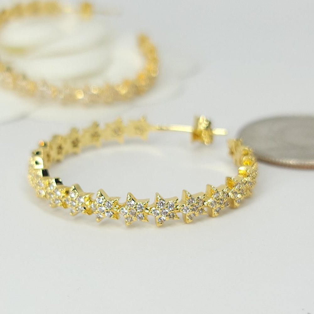 NEW 18K Gold Micro Pave CZ Stars Hoop Earrings NWT - Picture 7 of 10